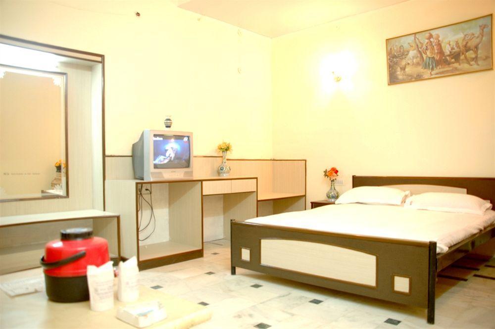 Laxmi Niwas Hotel 3*